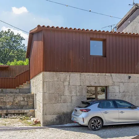 Al Fonte De S. Tiago